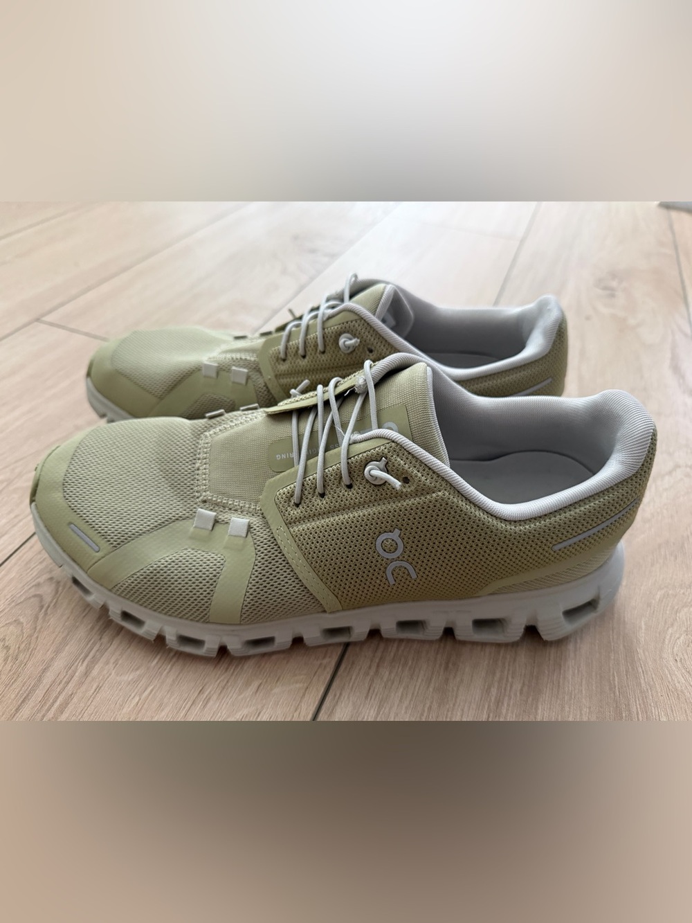 Women OnCloud shoes